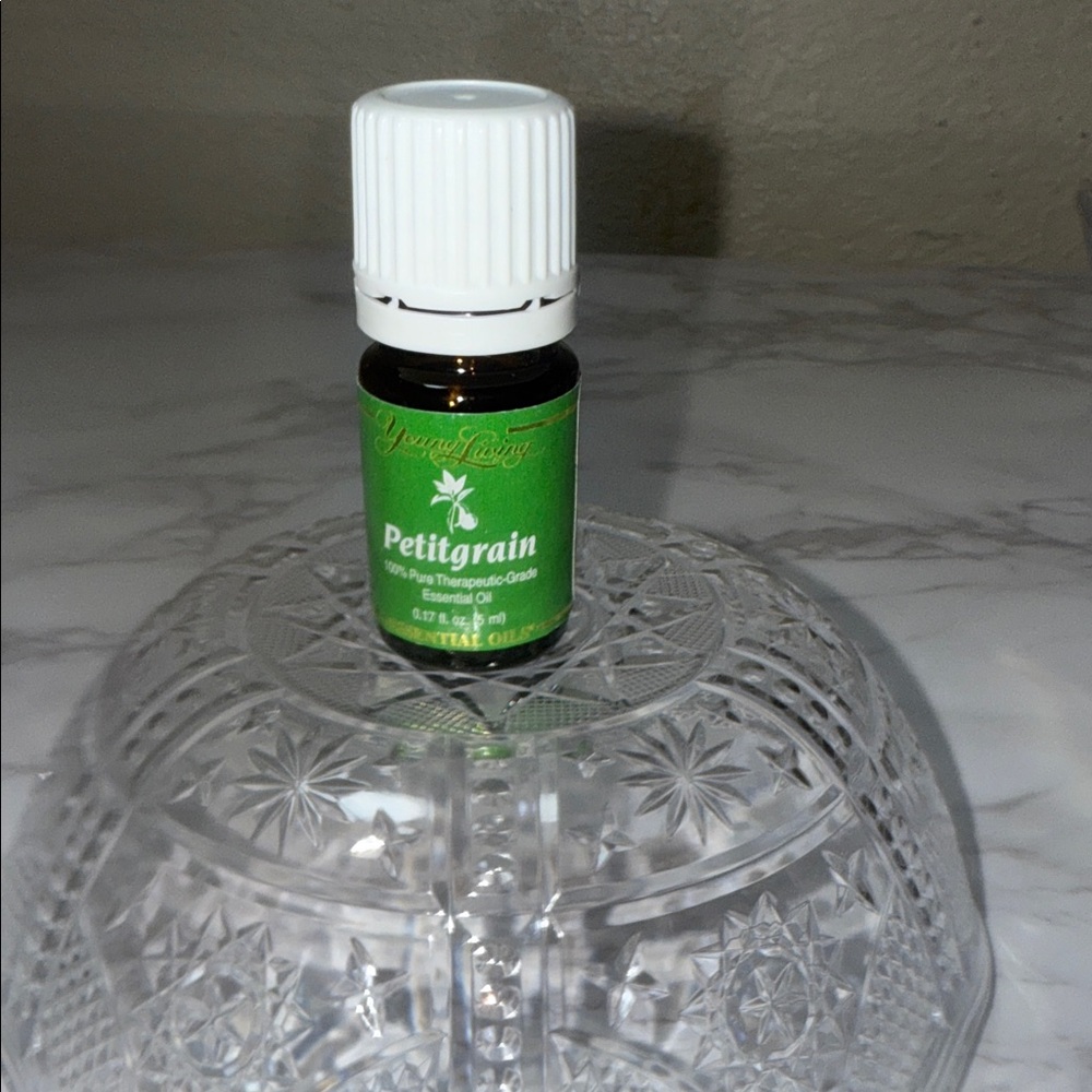 Young Living Petitgrain Essential Oil - Green and White
